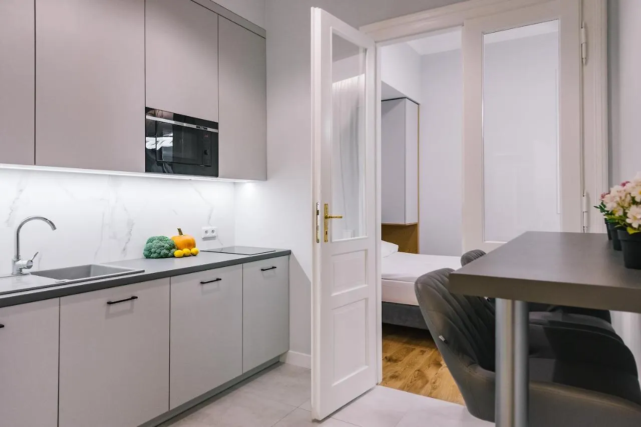 קרקוב Movart Boutique Aparthotel 3*,